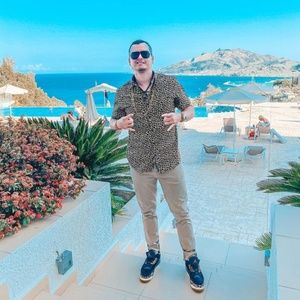 Meet your Posher, Lance